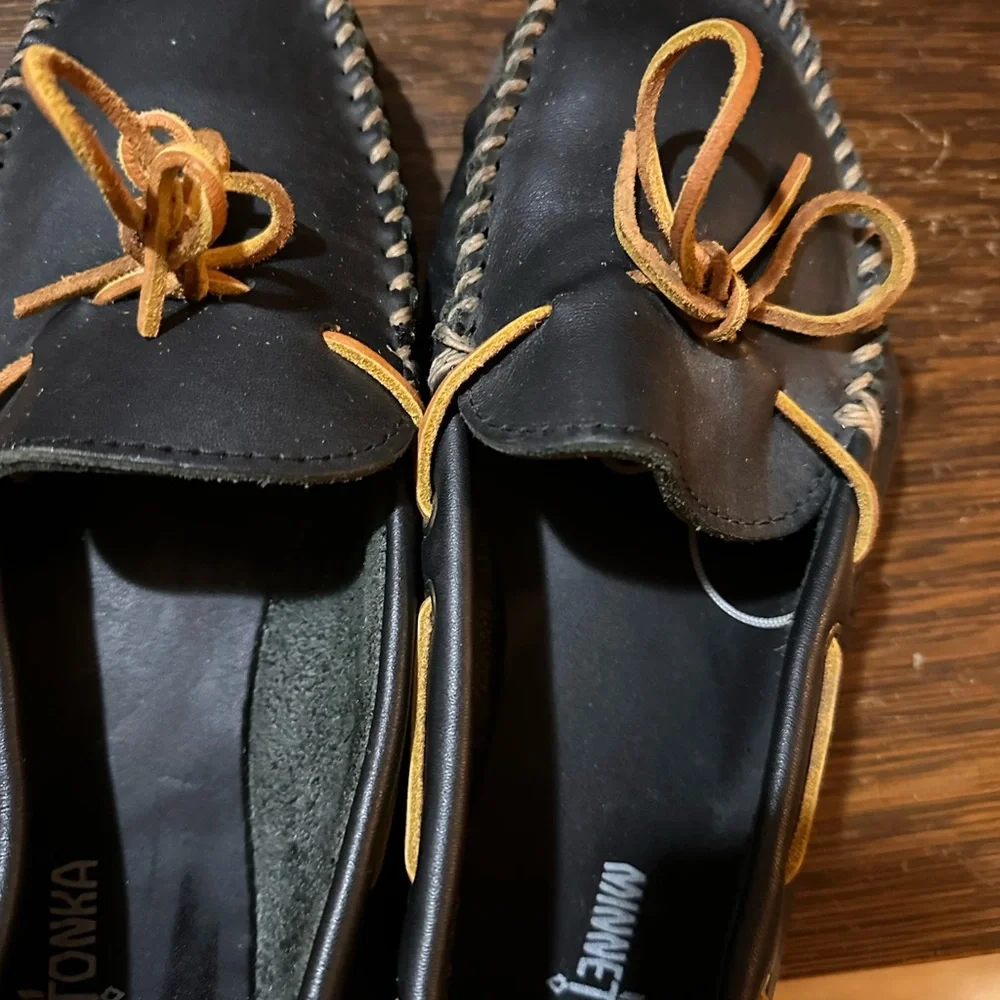 Men’s Minnetonka moccasins. Size 12M. - Picture 3 of 5